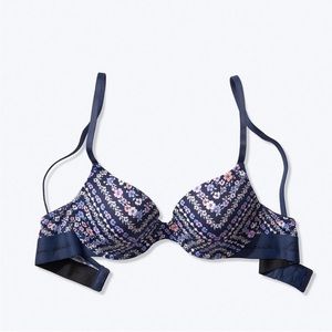 Pink VS wear everyday light T shirt bra